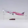 47CM 1:157 Scale  2022 Qatar Airways B777 Airliner With Light Toy Airplane Diecast Resin AircrModelaft Collection Display Toys