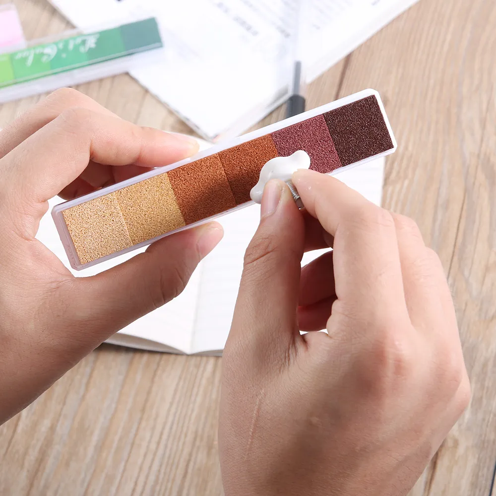 Hot Sale Colorful Non-Toxic Gradient Color Ink Pad Rubber Stamp Oil Based Finger Print Nice Inkpad Kids Toys For Rubber Stamp