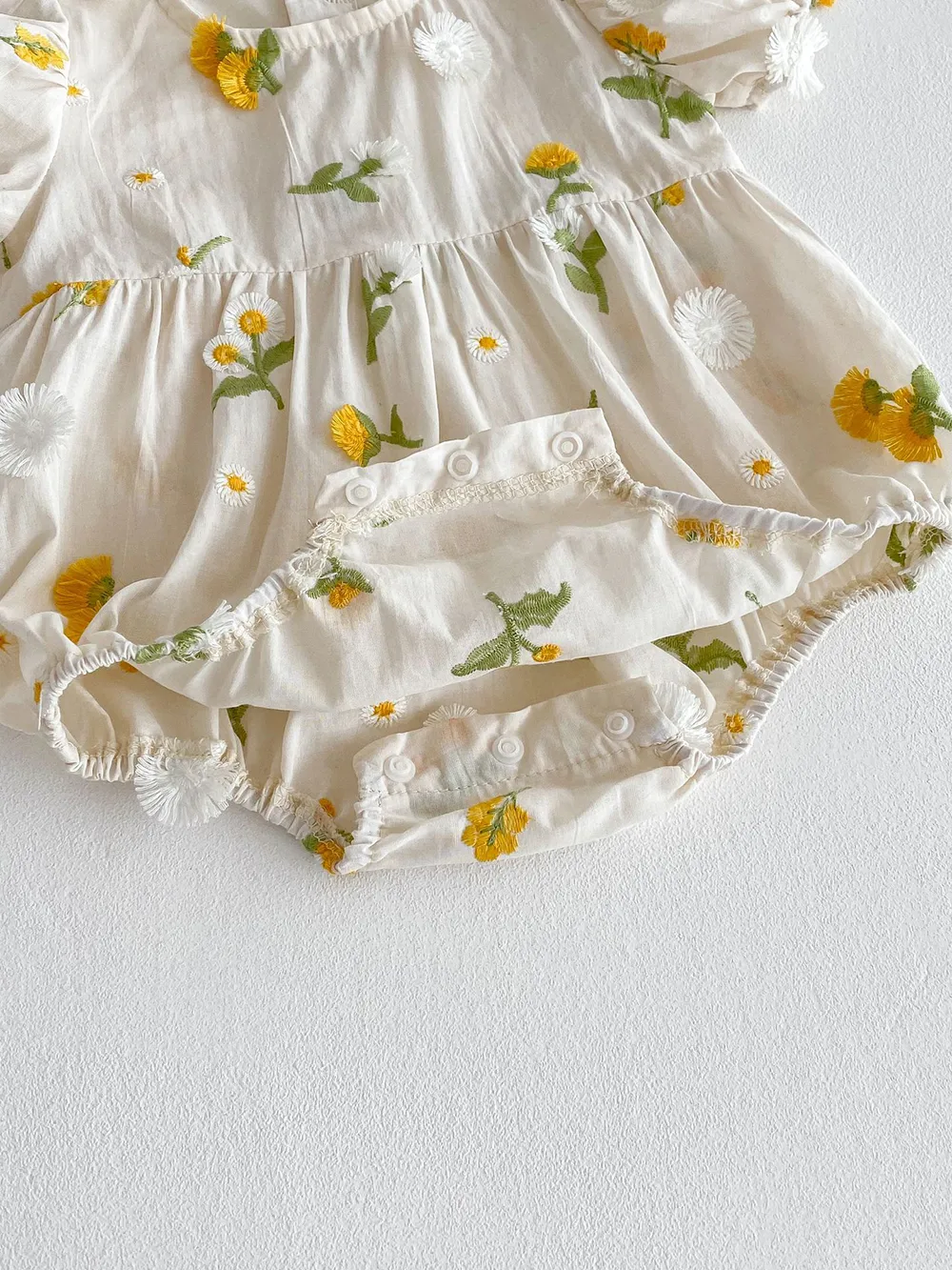 Pastoral Girls Baby Embroidered Floral Romper Short Sleeved Sunflower Infant Jumpsuit Toddler Newborn One Piece Baby Clothing