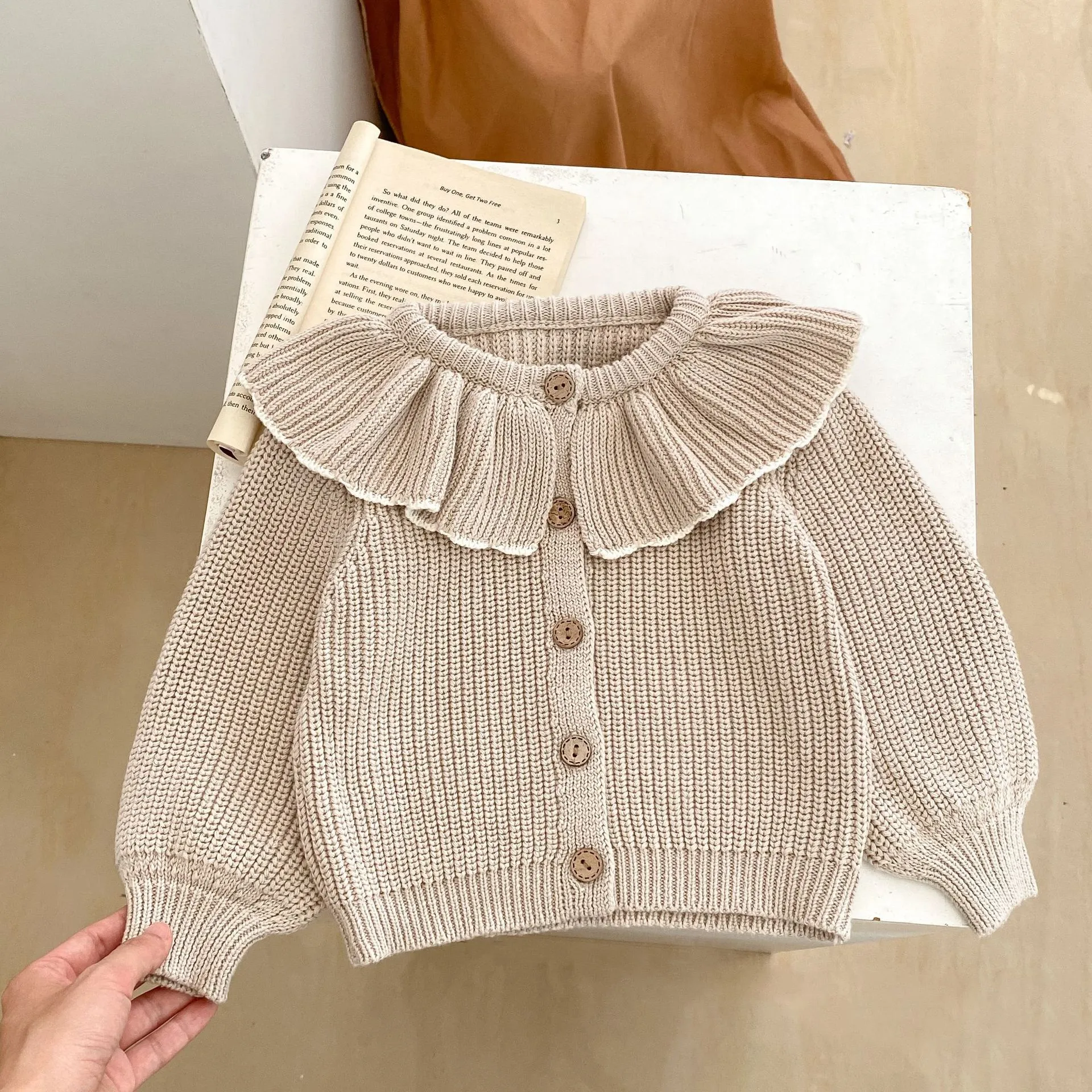 INS Spring and Autumn Infants' 0-3 Year Old Girl Baby Fashion Ruffle Collar Knitted Coat Small Cardigan Sweater Top