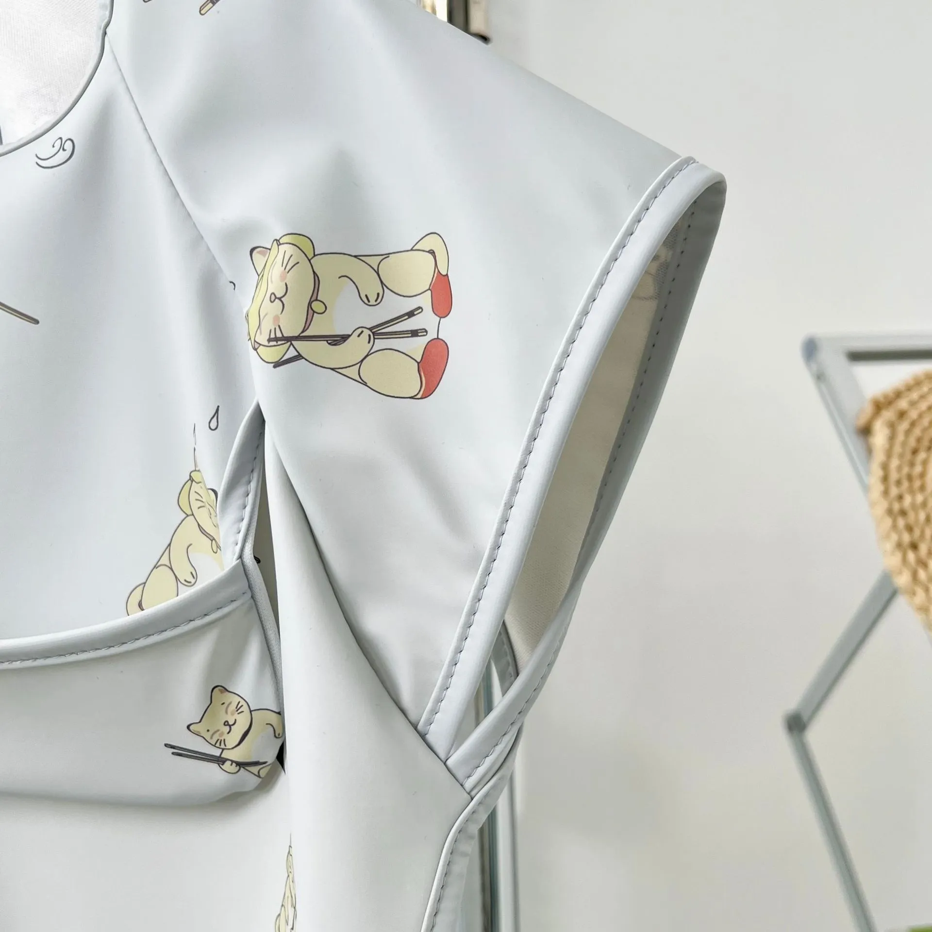 Cute Baby Bibs Toddler Baberos Bavoir Waterproof Short Sleeve Apron Cartoon Animals Children Feeding Smock Bib Baby Stuff 0-6Y