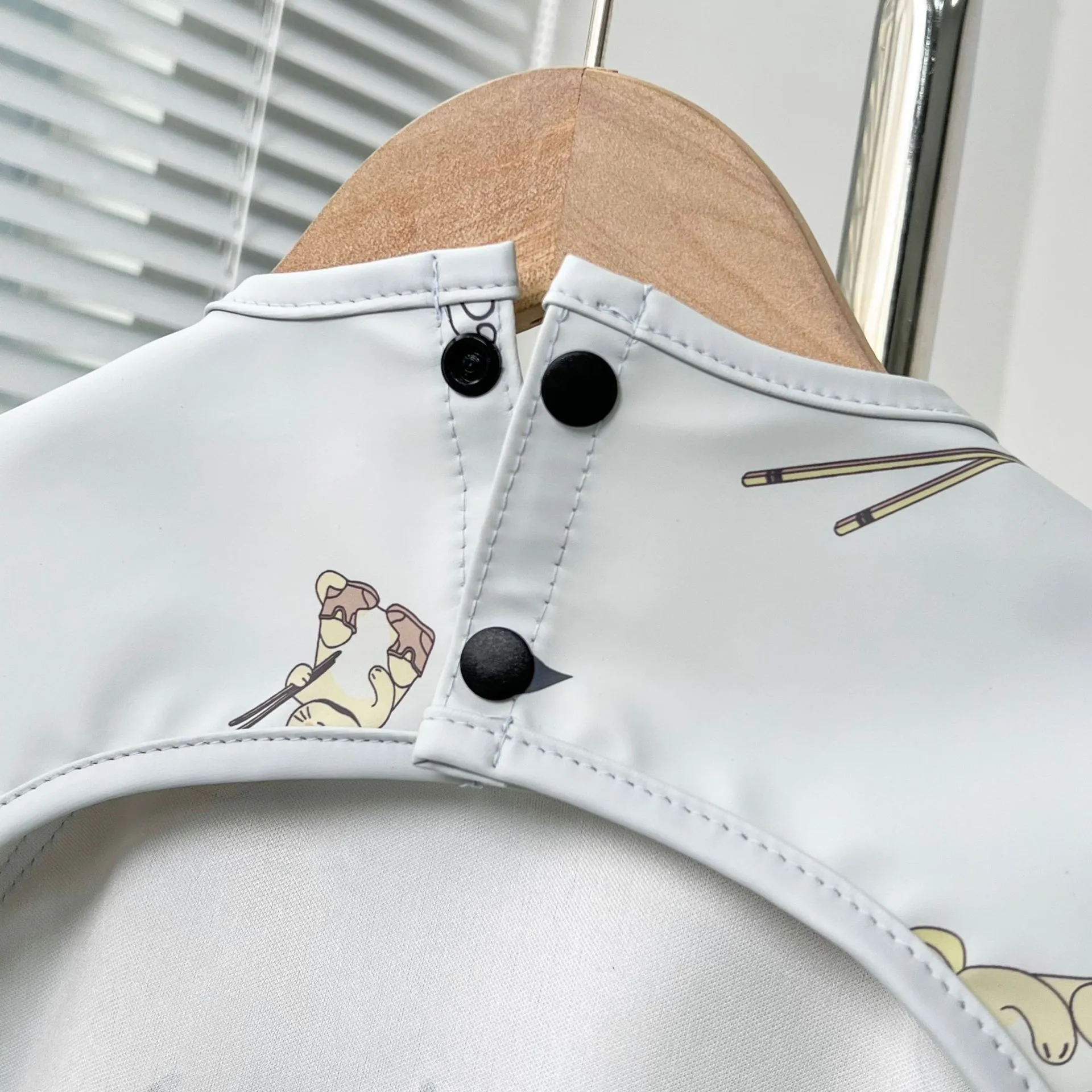 Cute Baby Bibs Toddler Baberos Bavoir Waterproof Short Sleeve Apron Cartoon Animals Children Feeding Smock Bib Baby Stuff 0-6Y