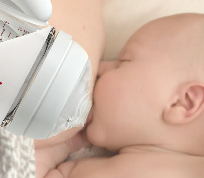 Newborns' wide caliber anti choking glass milk bottle 0-3 months bottle straight body newborn baby bottle