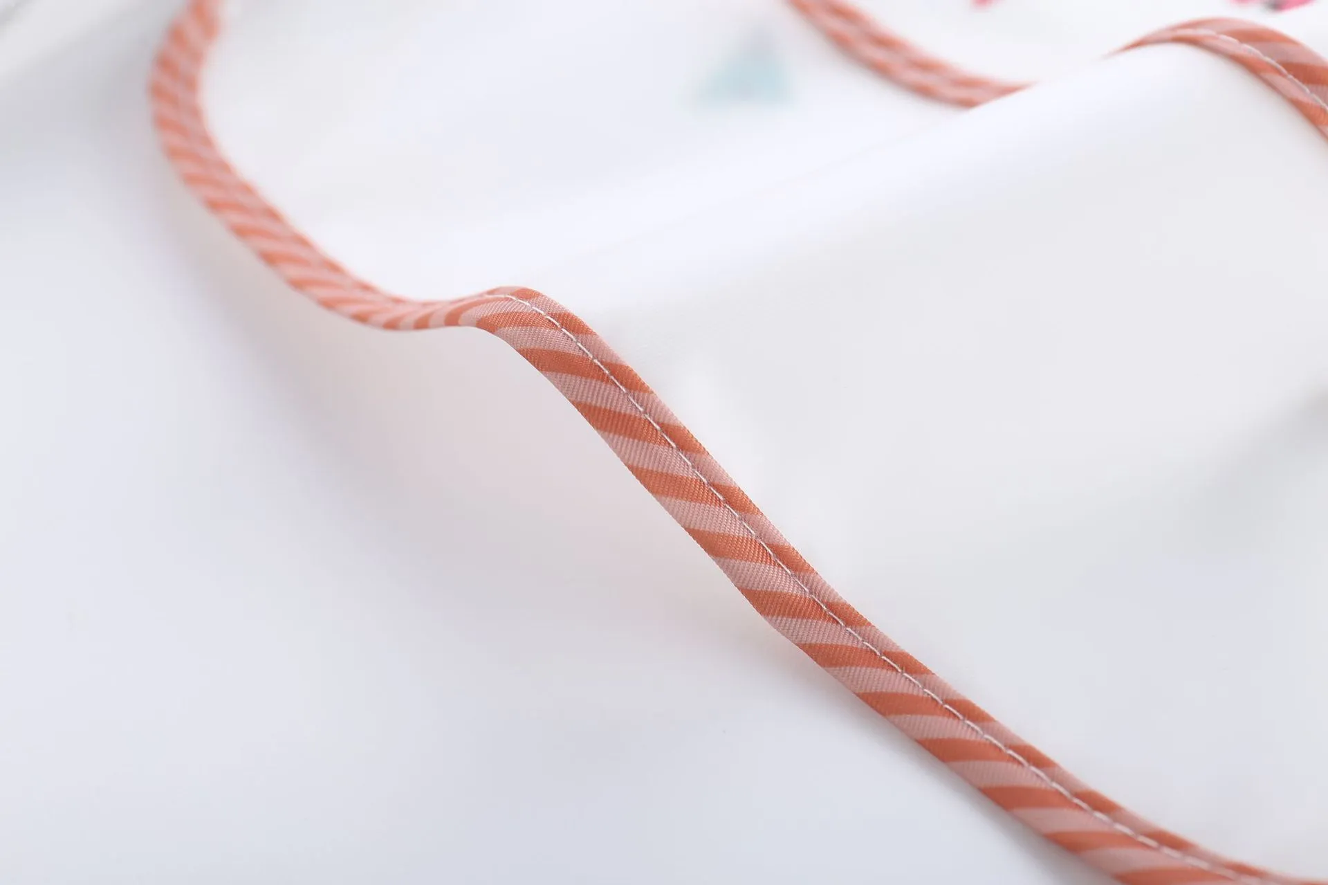 Long Sleeves Baby Bib Waterproof Feeding Bib Infant Toddler Art Smock Apron Boys Girls Burp Cloth Kids Banana Bibs for 1-3Year