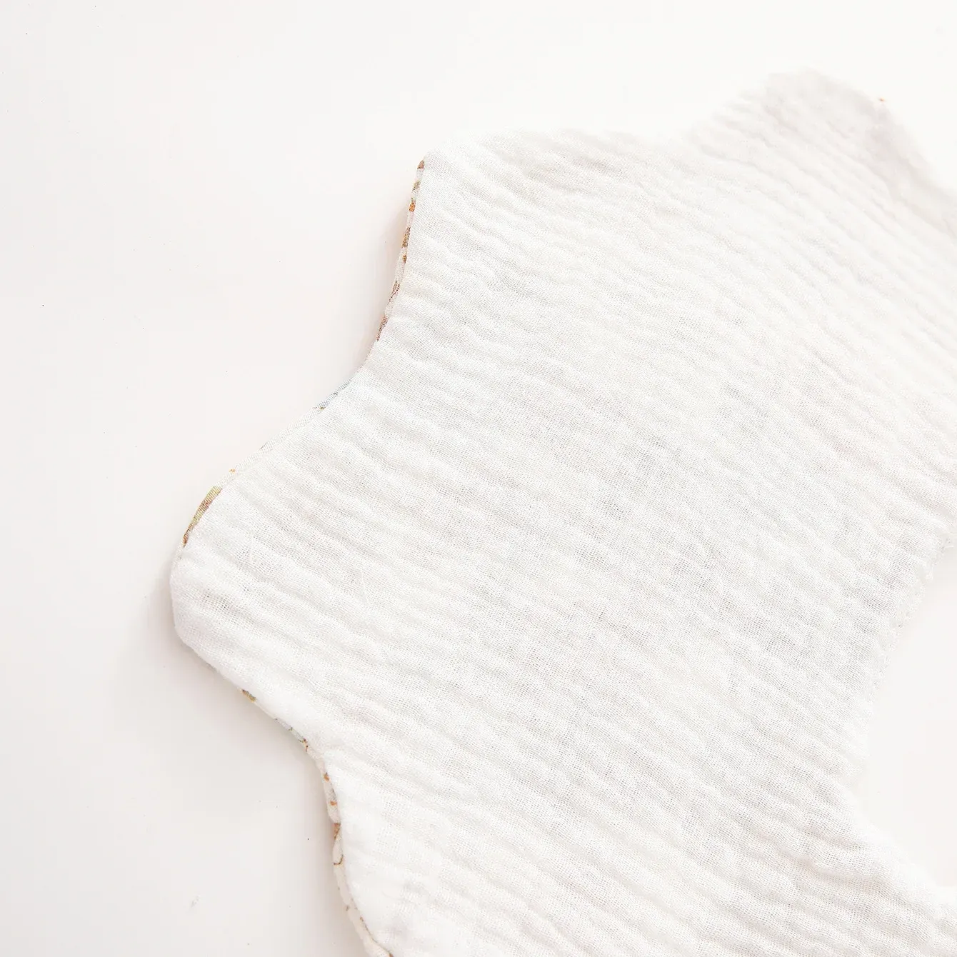 0-18 Months Baby Feeding Cute Rabbit Ear Baby Bib Baby Burp Cloths for Girls Boys Teething Bebe Bib Newborn Bibs Fits Babies