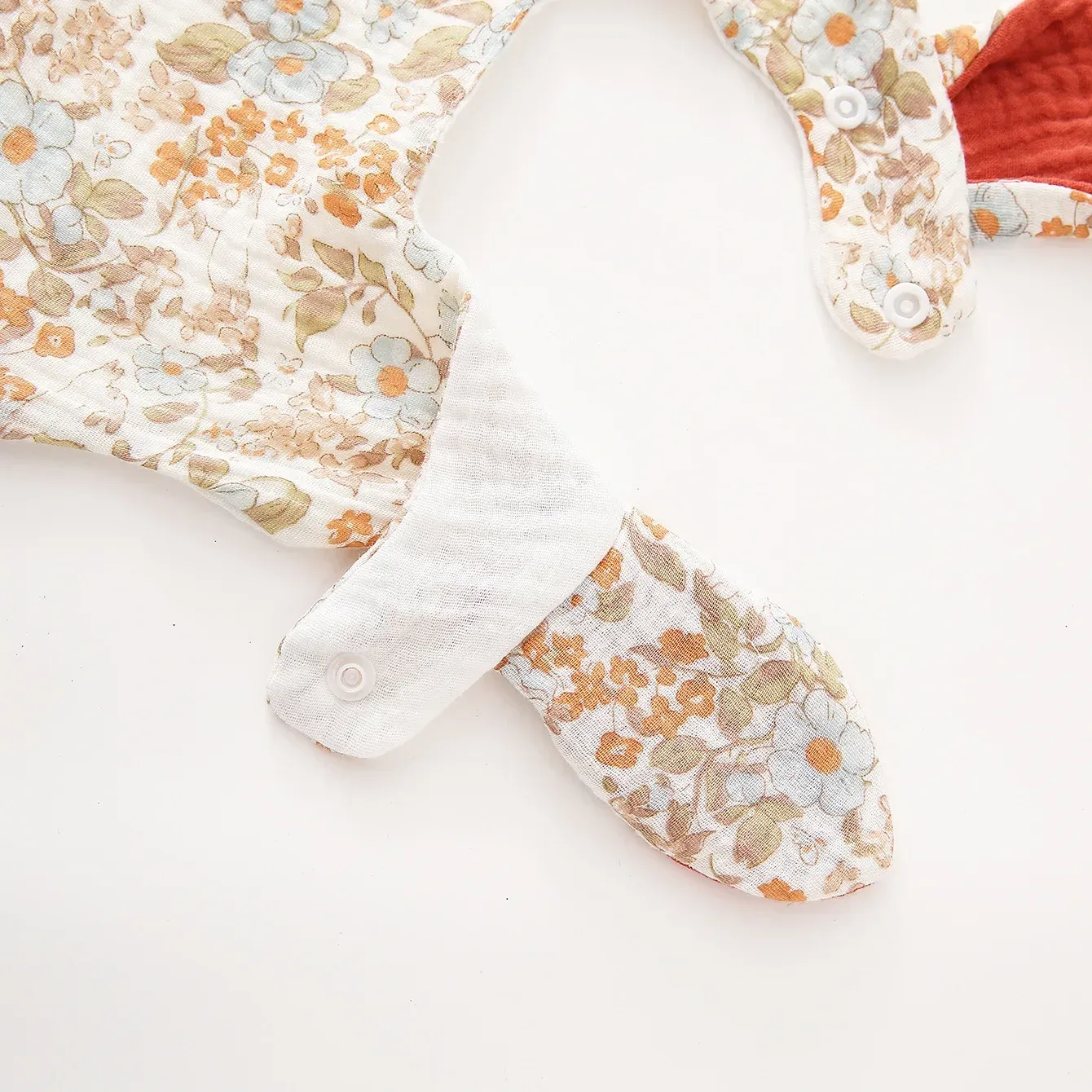 0-18 Months Baby Feeding Cute Rabbit Ear Baby Bib Baby Burp Cloths for Girls Boys Teething Bebe Bib Newborn Bibs Fits Babies