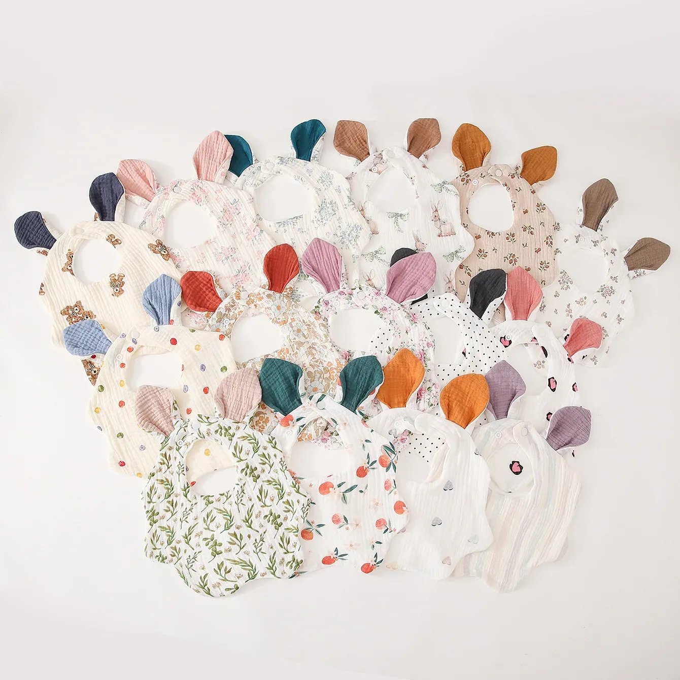 0-18 Months Baby Feeding Cute Rabbit Ear Baby Bib Baby Burp Cloths for Girls Boys Teething Bebe Bib Newborn Bibs Fits Babies