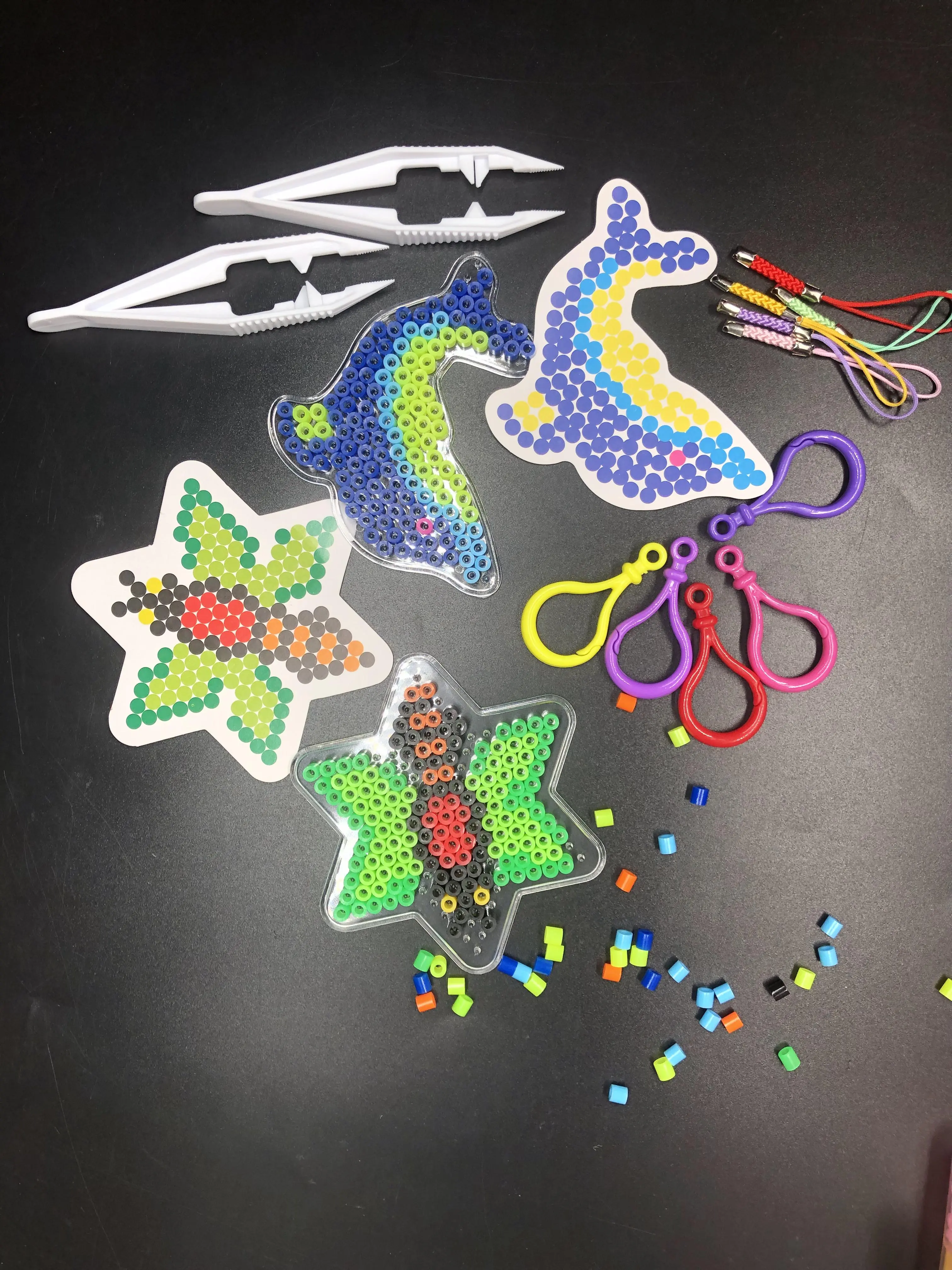 Fuse Beads Kit, 600pcs 5mm Iron Beads Set for Kids, DIY Art Craft Toys Iron Beads, Christmas Birthday Gift for Boys and Girls