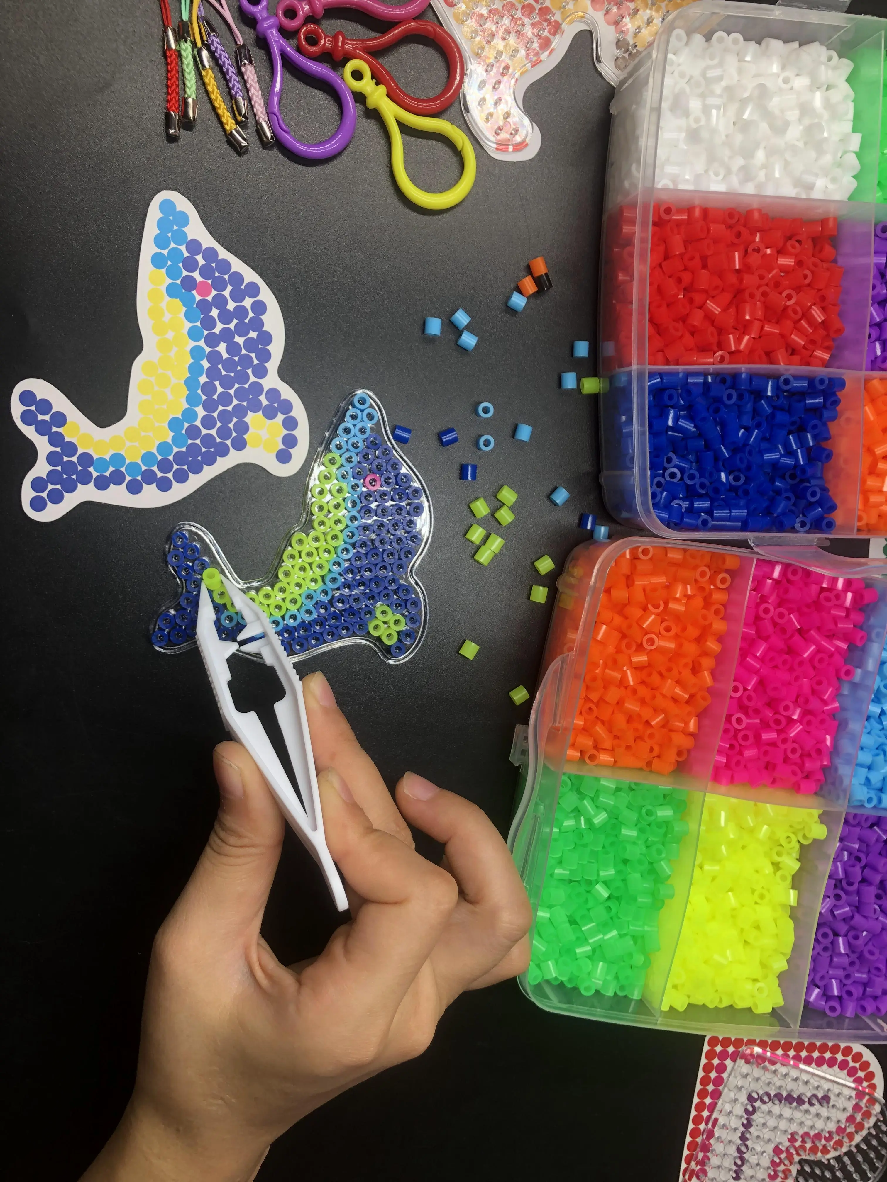 Fuse Beads Kit, 600pcs 5mm Iron Beads Set for Kids, DIY Art Craft Toys Iron Beads, Christmas Birthday Gift for Boys and Girls