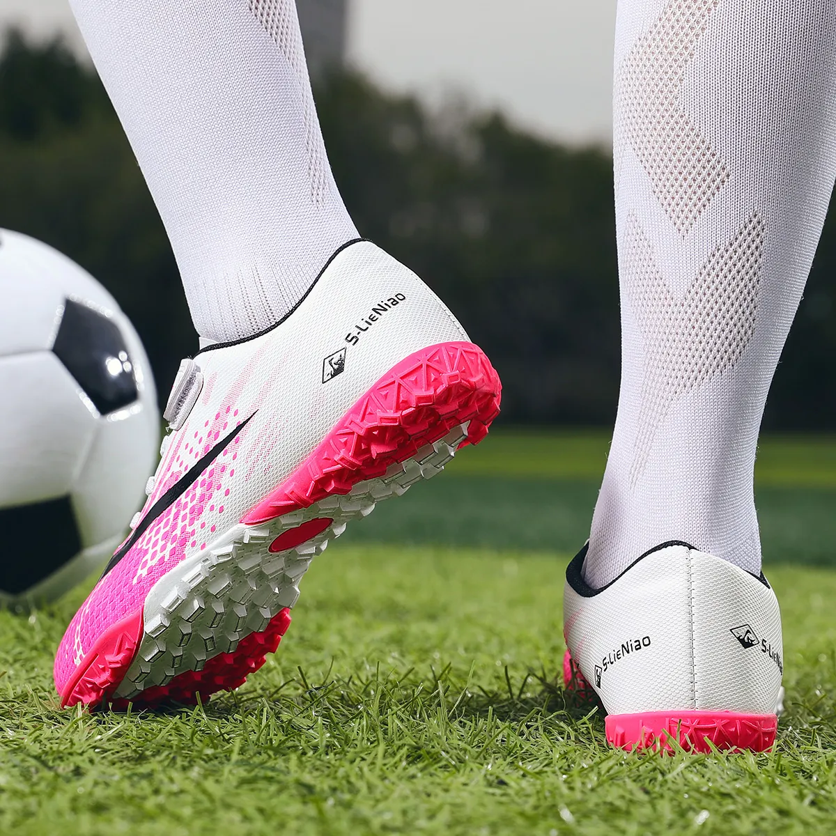 Childrens Soccer Shoes Cleats Kids Non Slip Sneaker Original Football Shoes Professional Society Training Football Field Boots