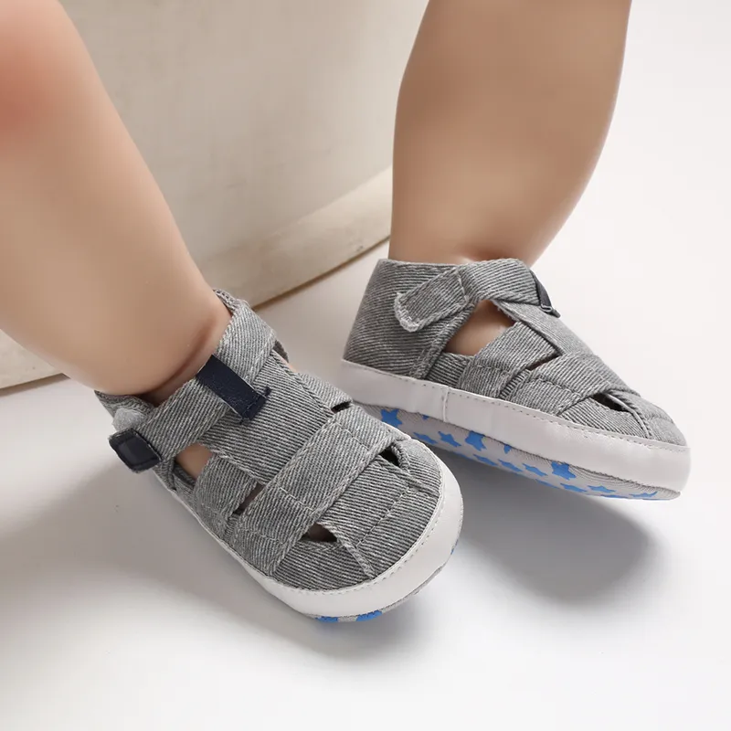 Newborn Boys And Girls Baby Shoes Fashion Canvas Soft Soles First Walking Shoes Breathable Sandals Popular Summer Beach Shoes