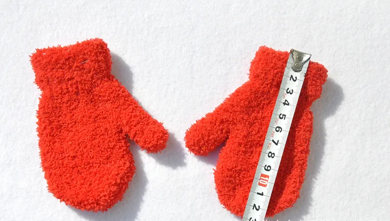 Warm Plush Thick Warm Baby Gloves Winter Plus Velvet Mittens Children Kid Coral Fleece Full Finger Gloves For 1-4Y Kids Gloves