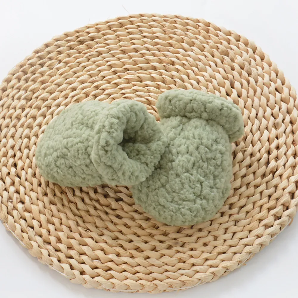 Autumn Winter Thickened Warm Kids Newborn Gloves Mittens Solid Color European Style Anti-scratch Face Gloves for Baby Boy Girls