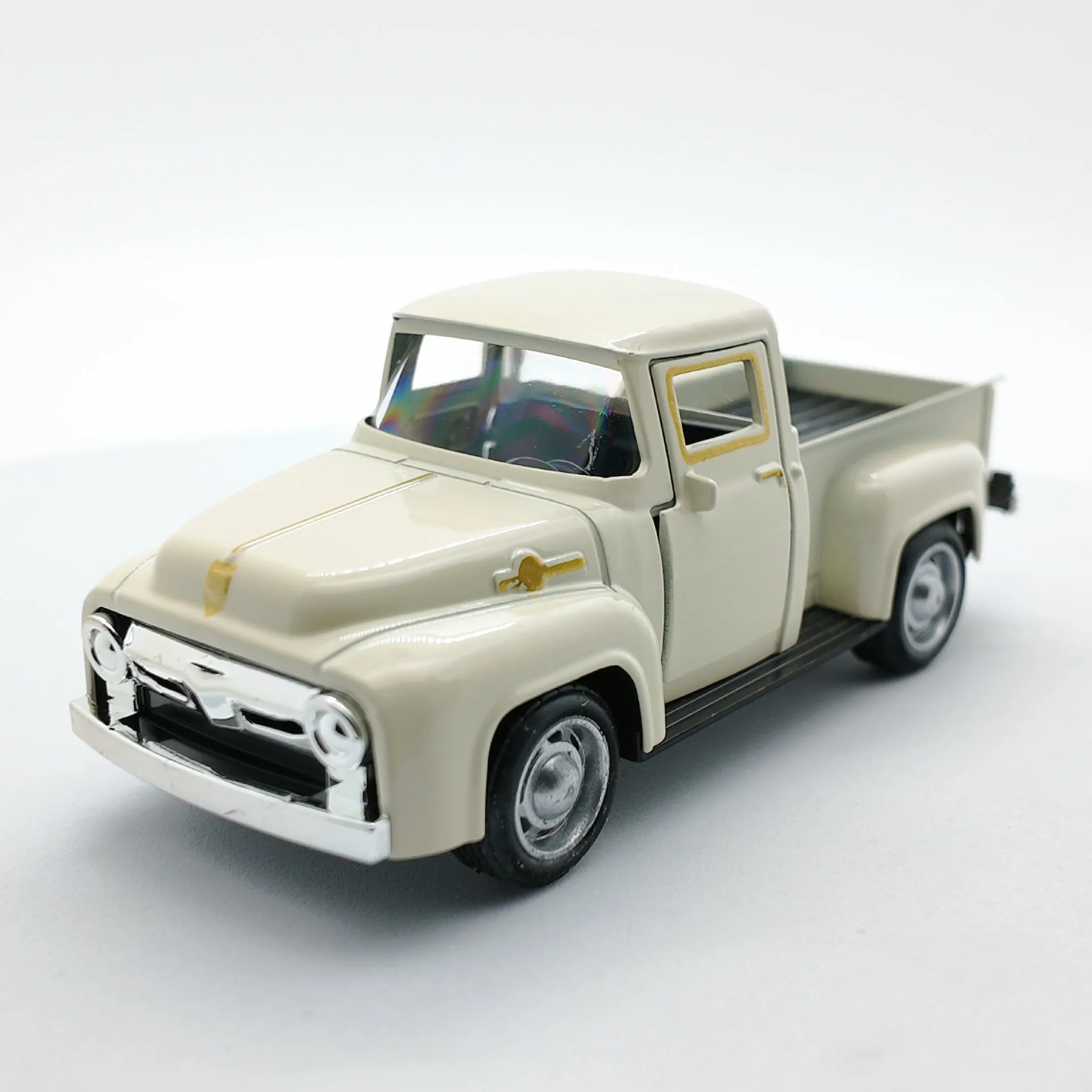 1:32 Classic Pickups Truck Simulation Car Model Alloy Pull Back Diecast Vehicle For Boys Children Christmas Decoration Toy
