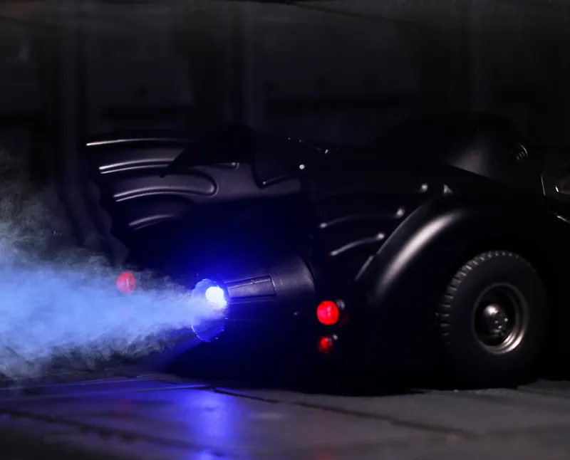 1:24 1989 Batmobile Die-cast Car with Batman Figure, Toys for Kids and Adults , Black