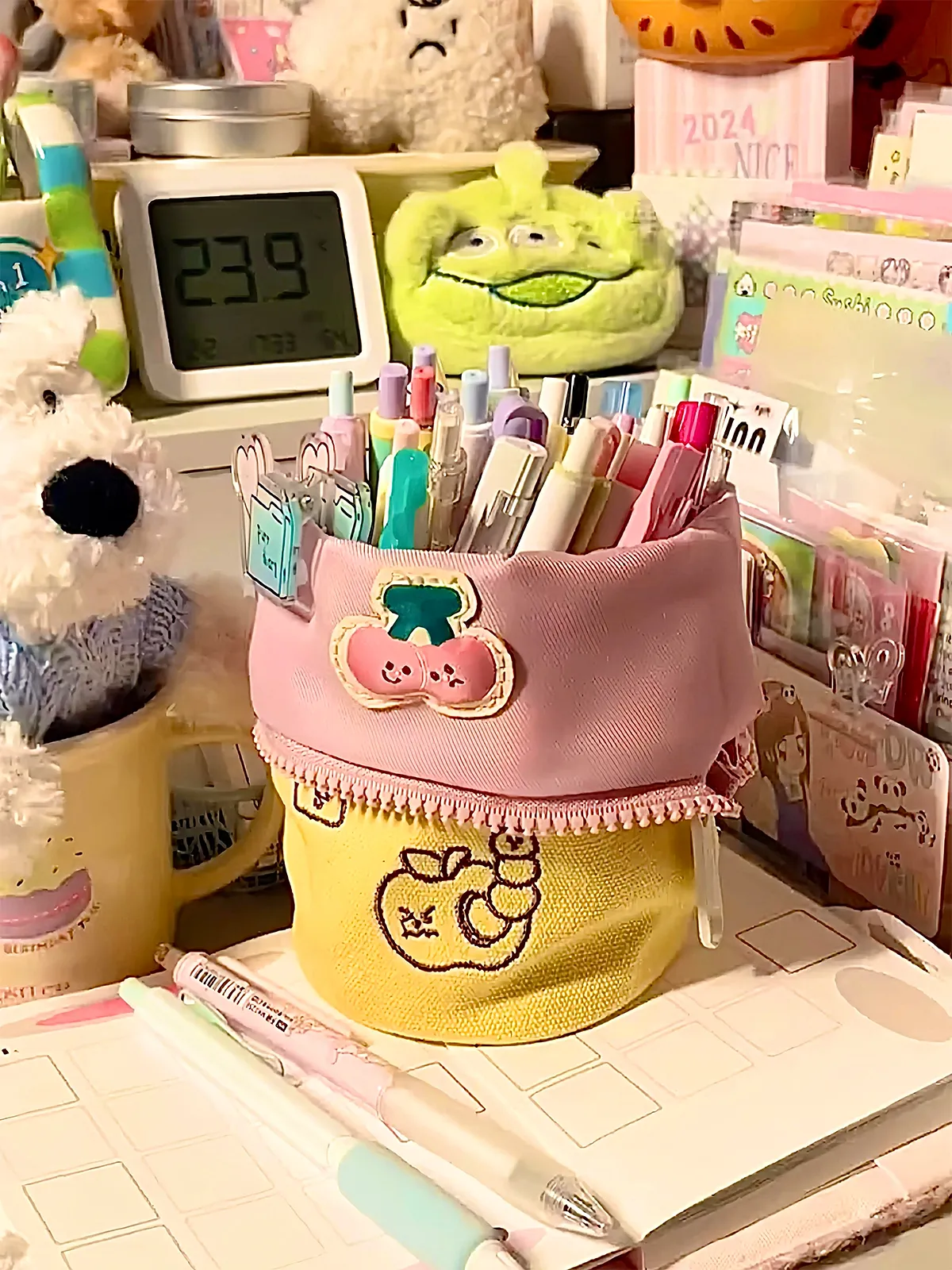 Kawaii Portable Pen Holder Students Large-Capacity Pencil Case Innovative Cute Stationery Storage Bag School Stationery Supplies
